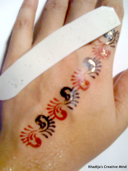 Henna Sticker Application