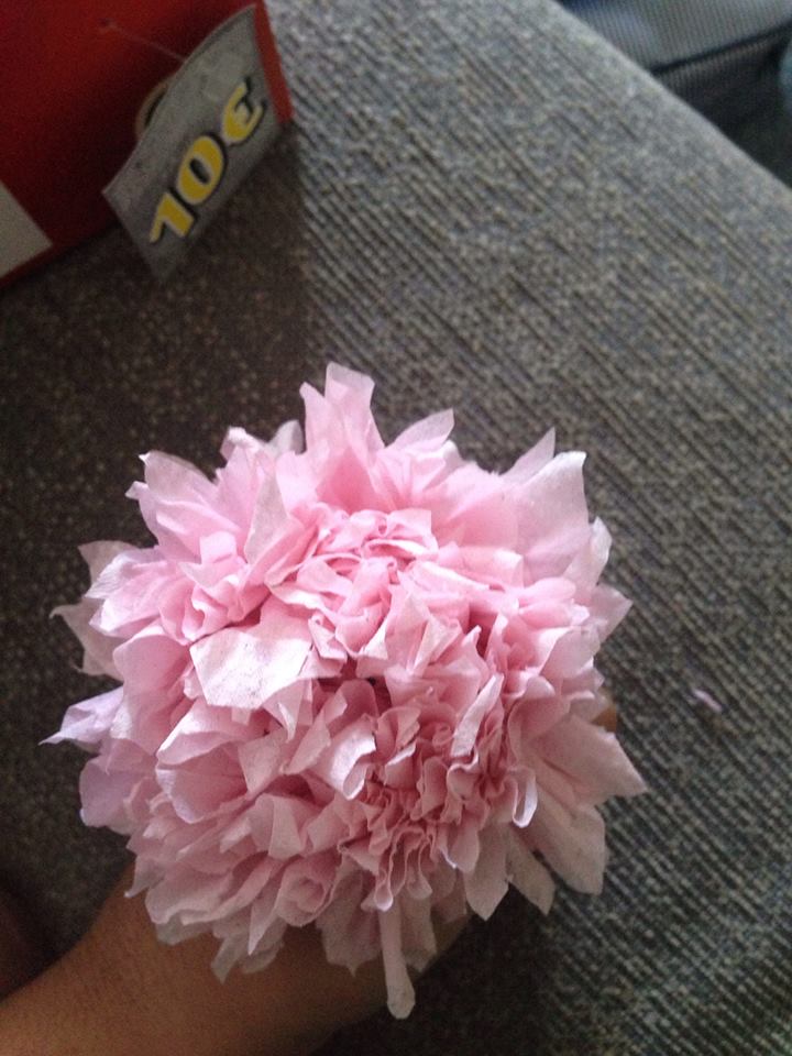 tissue paper flowers making