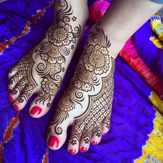 net and traditional mehndi design