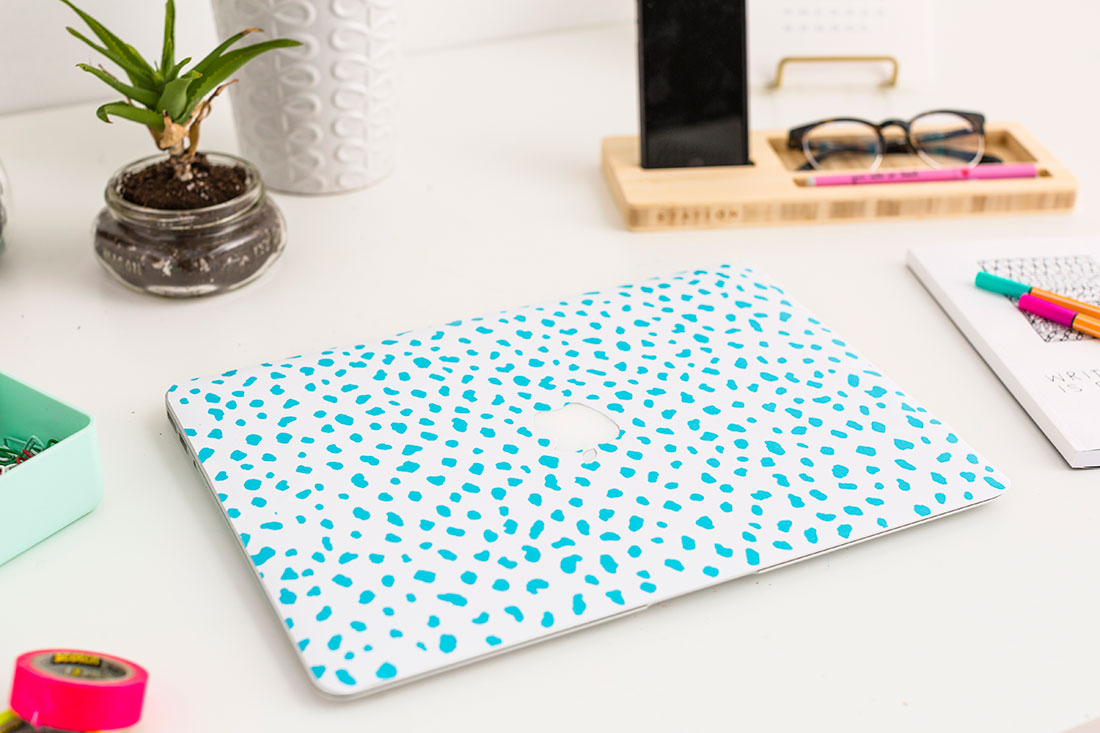 DIY wallpaper laptop cover