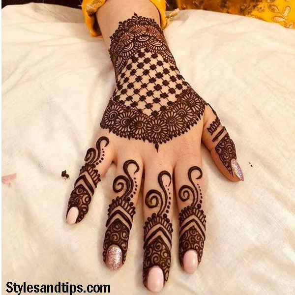 Mehandi Design For Girls Stock Photo - Download Image Now - Henna Tattoo,  Mumbai, Adult - iStock