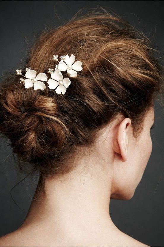 beautiful hairstyles with floral hair pins 15