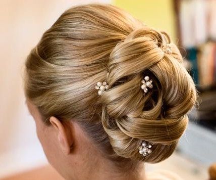 pearl hair pins with updo hairstyles 18