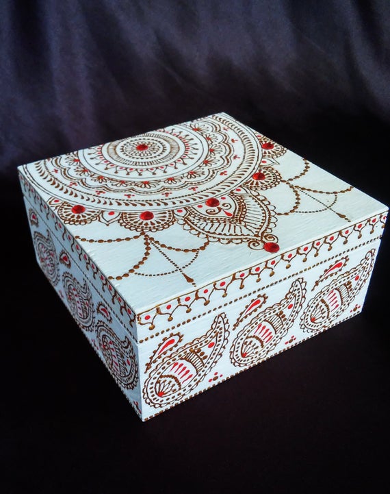 creative ideas using henna patterns in crafts jewelry box