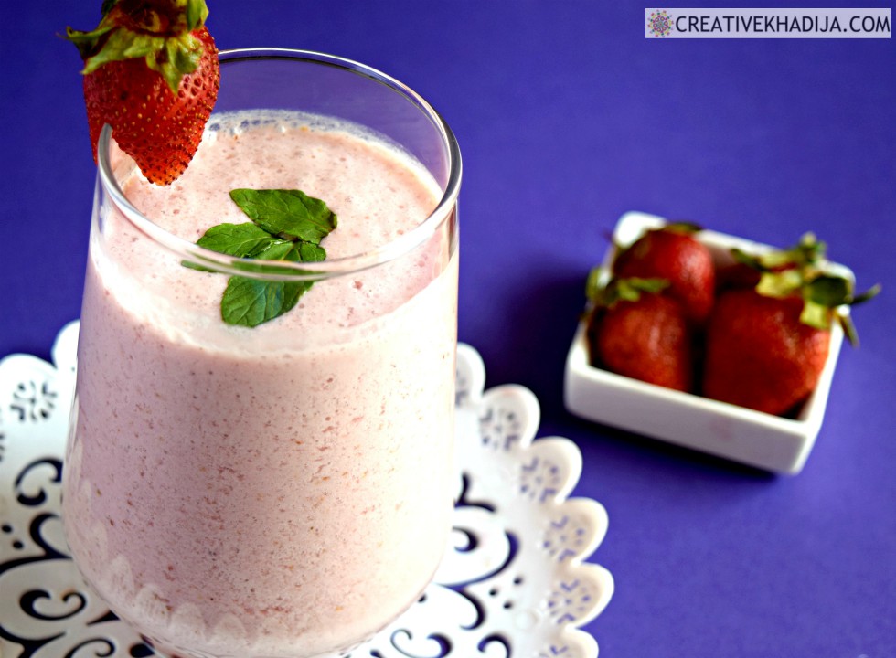 easy and quick smoothie with strawberry 