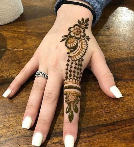 41 mehndi designs for Eid to try this year for fingers 6