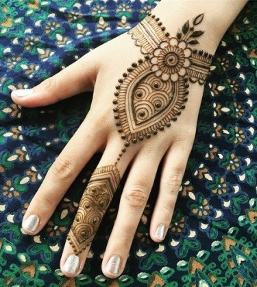 100+ Latest Front and Back Hand Mehndi Design Ideas | Styled