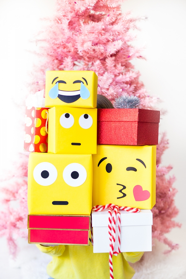 eid gifts packing ideas for kids emoji gift wrap