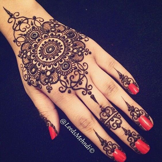 41 Mehndi Designs For Eid to Try This Year | Easy Henna Tattoos For Girls