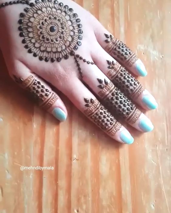 41 mehndi designs for Eid to try this year mandala designs 1