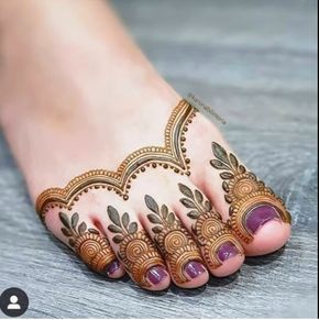 41 mehndi designs for Eid to try this year for feet 1