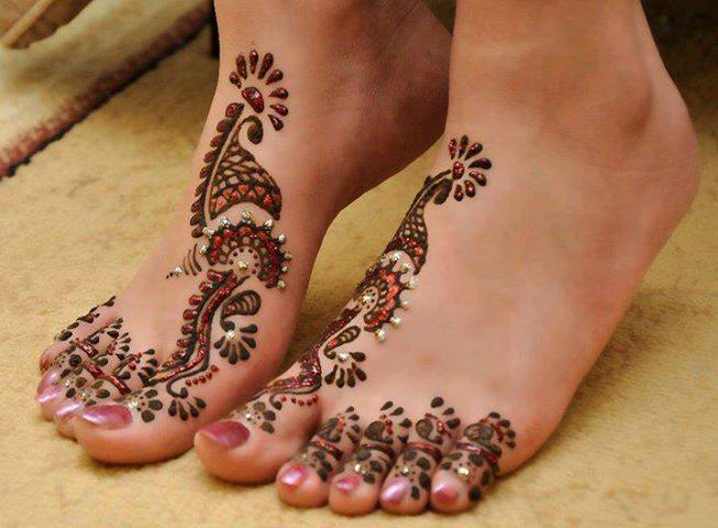 41 mehndi designs for Eid to try this year for feet 6