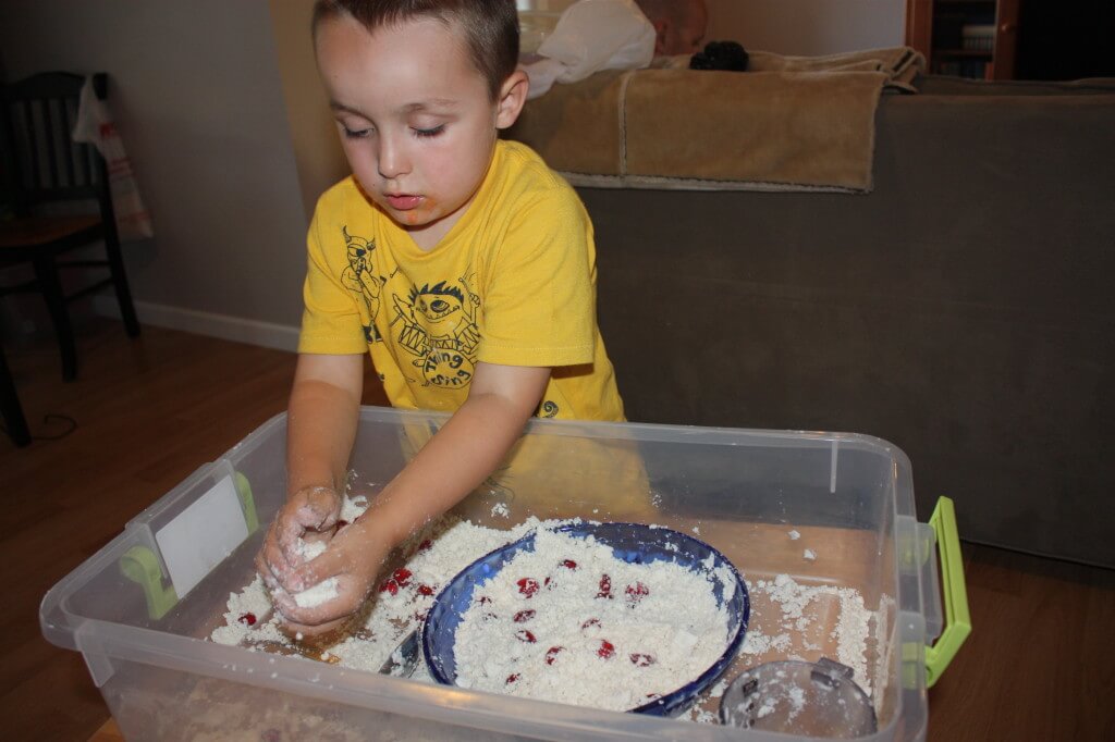 apple pie sensory bin