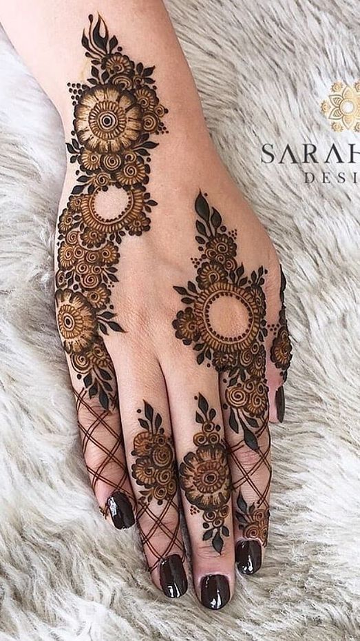 elegant henna designs for bridemaids round design