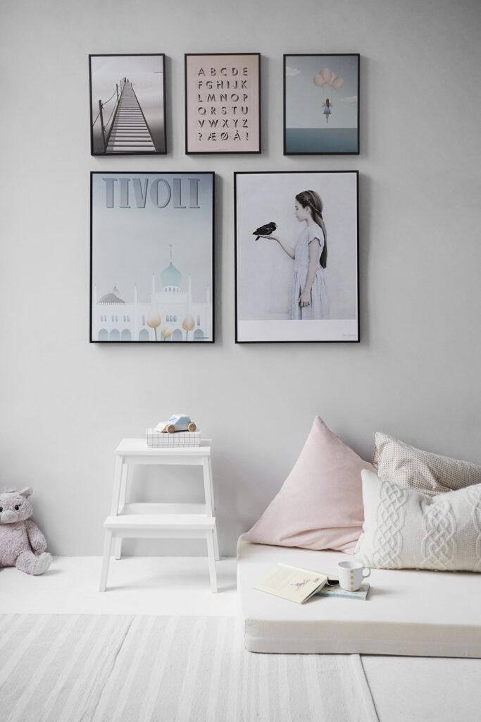 best ideas for renovating a room put up wall art