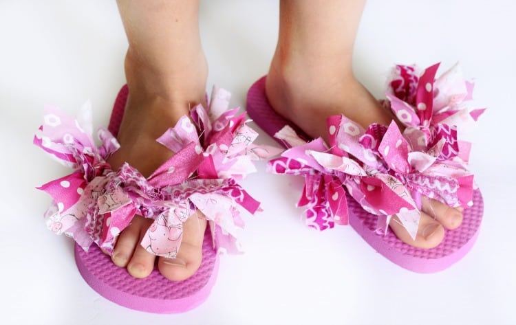 summer art project for little girls flip flops