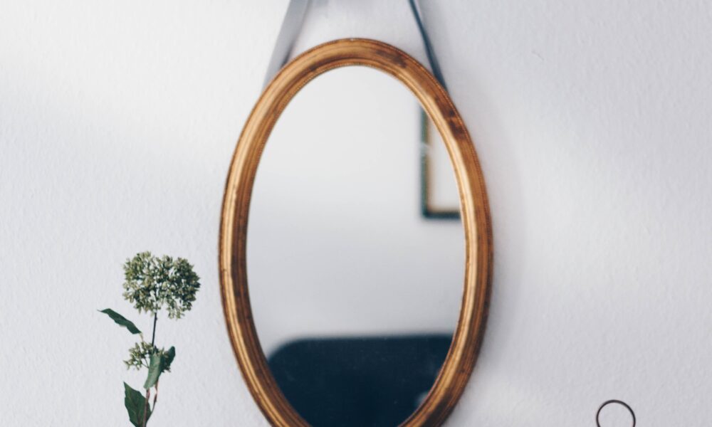 Reasons Why You Should Decorate With Mirrors